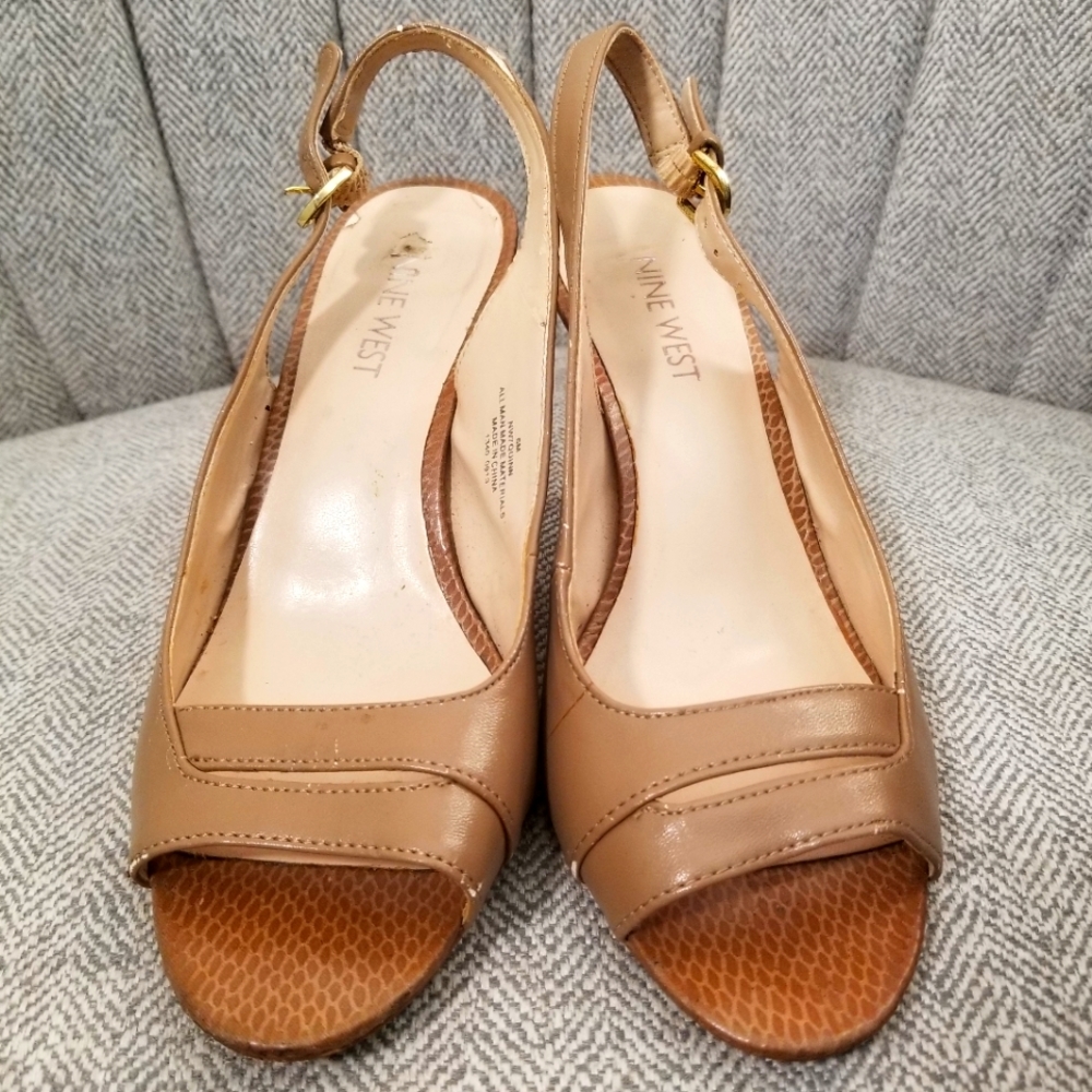 NINE WEST Tan Slingback Patent Peep Toe Pumps Size 6